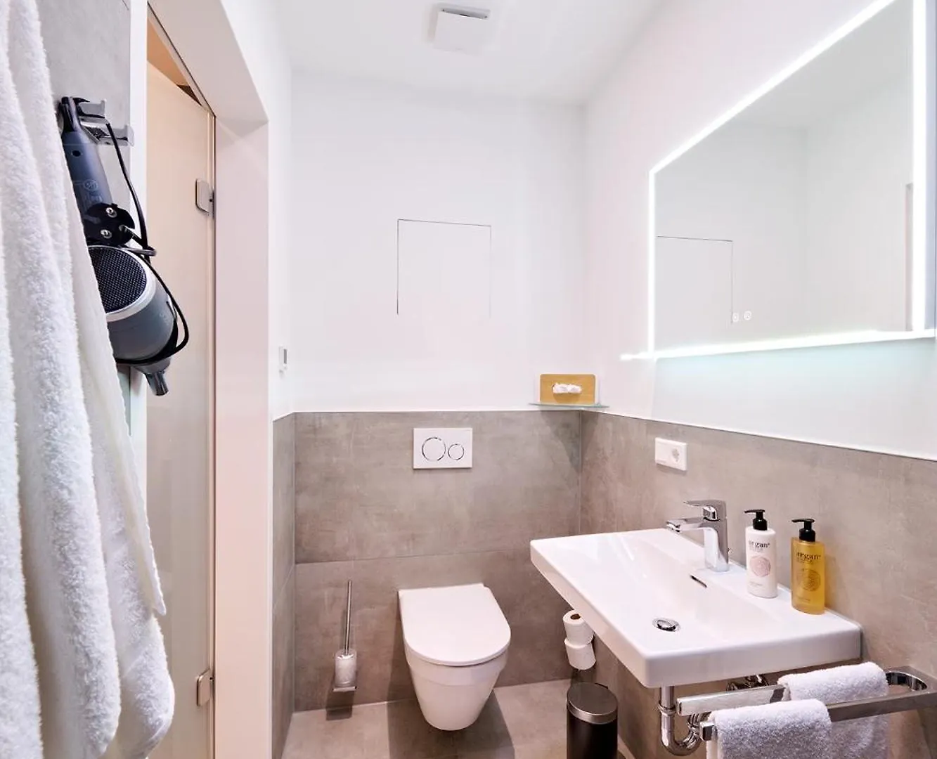 Xzllenz Traum Studio-Apartment, Frei-Parken, U-Bahn, Kueche Nuremberg 0*,